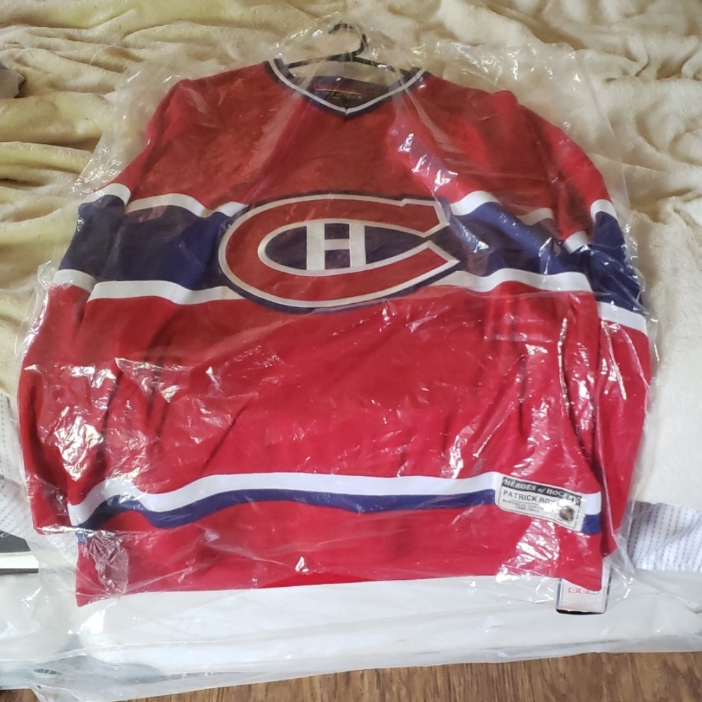 Vintage Patrick Roy officially licensed jersey